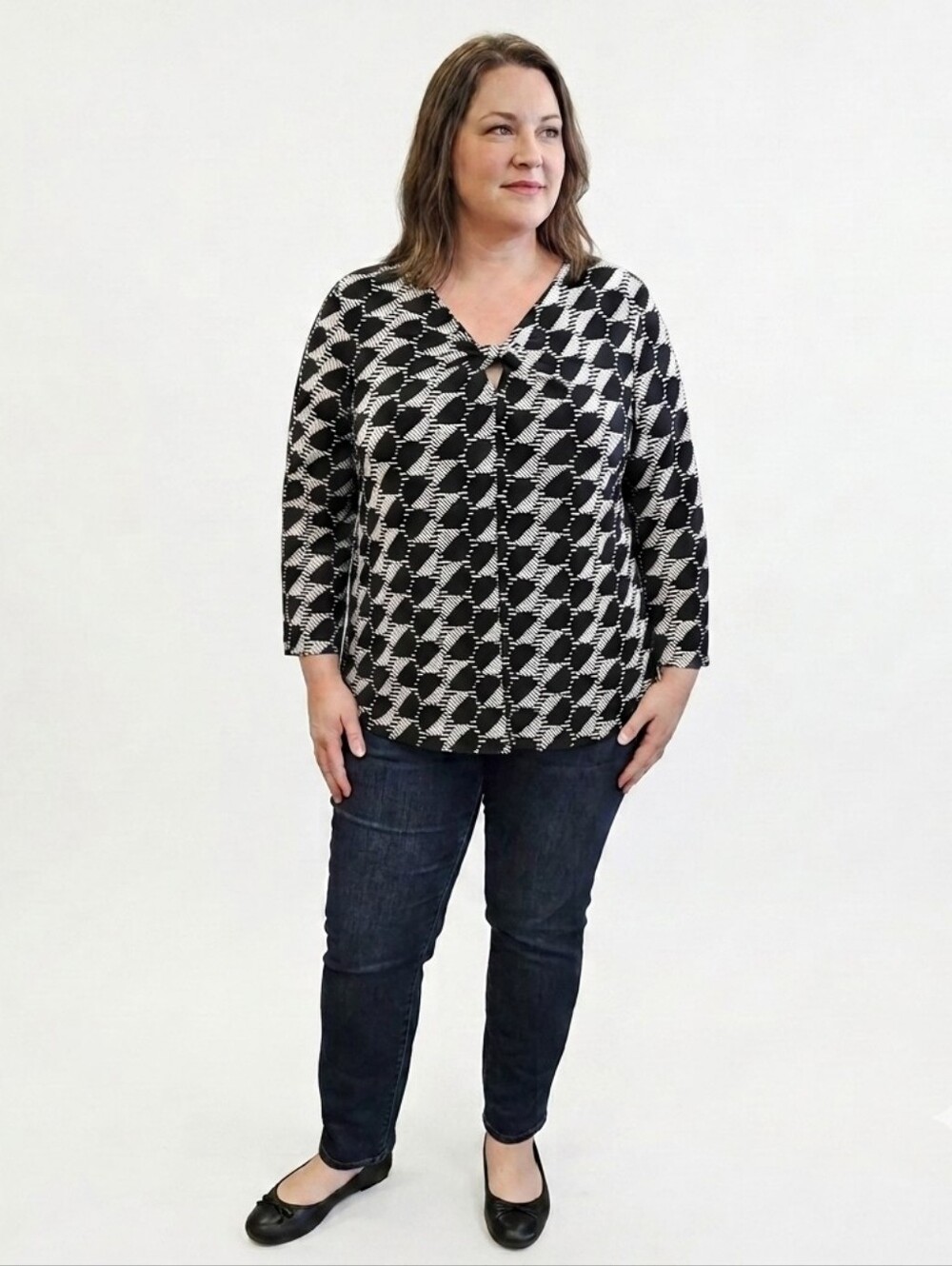 Liz Claiborne V Neck Geometric Print Top Blouse Black White Size XXL